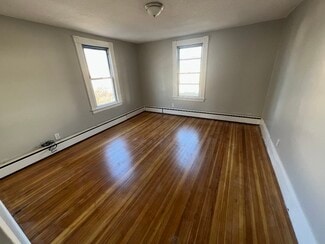 132 Maple St, Manchester, CT 06040