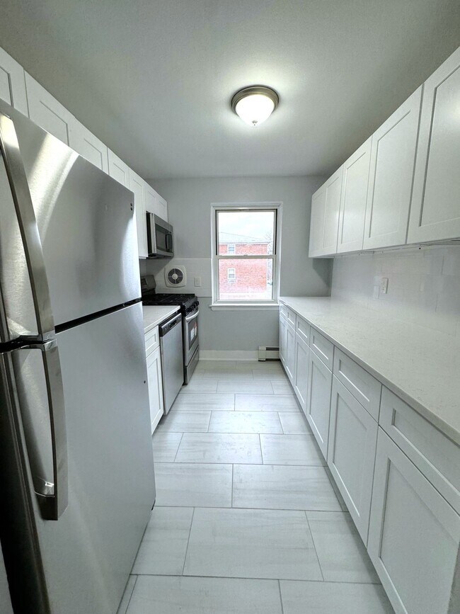 1059 Pompton Ave, Cedar Grove, NJ 07009