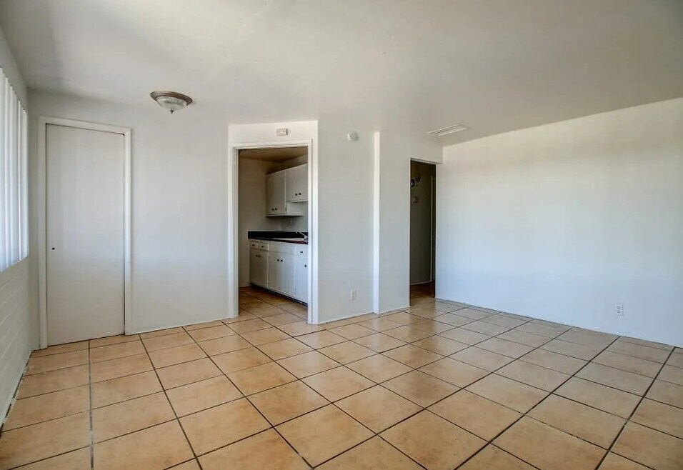The Axis - Tucson Apartments, Tucson, AZ 85706 - photo 1