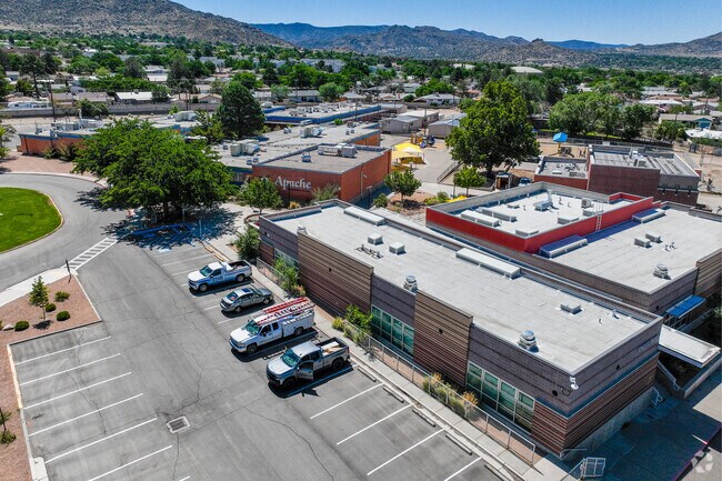 Apache Elementary School provides a safe and enriching environment in Northeast Heights.
