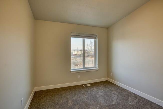 602 E Fort Union Blvd, Midvale, UT 84047 - photo 6