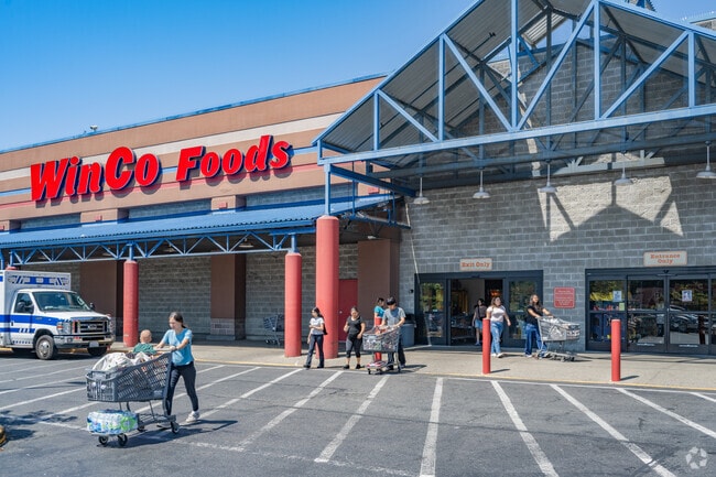 WinCo Foods is the areas most popular grocery story,