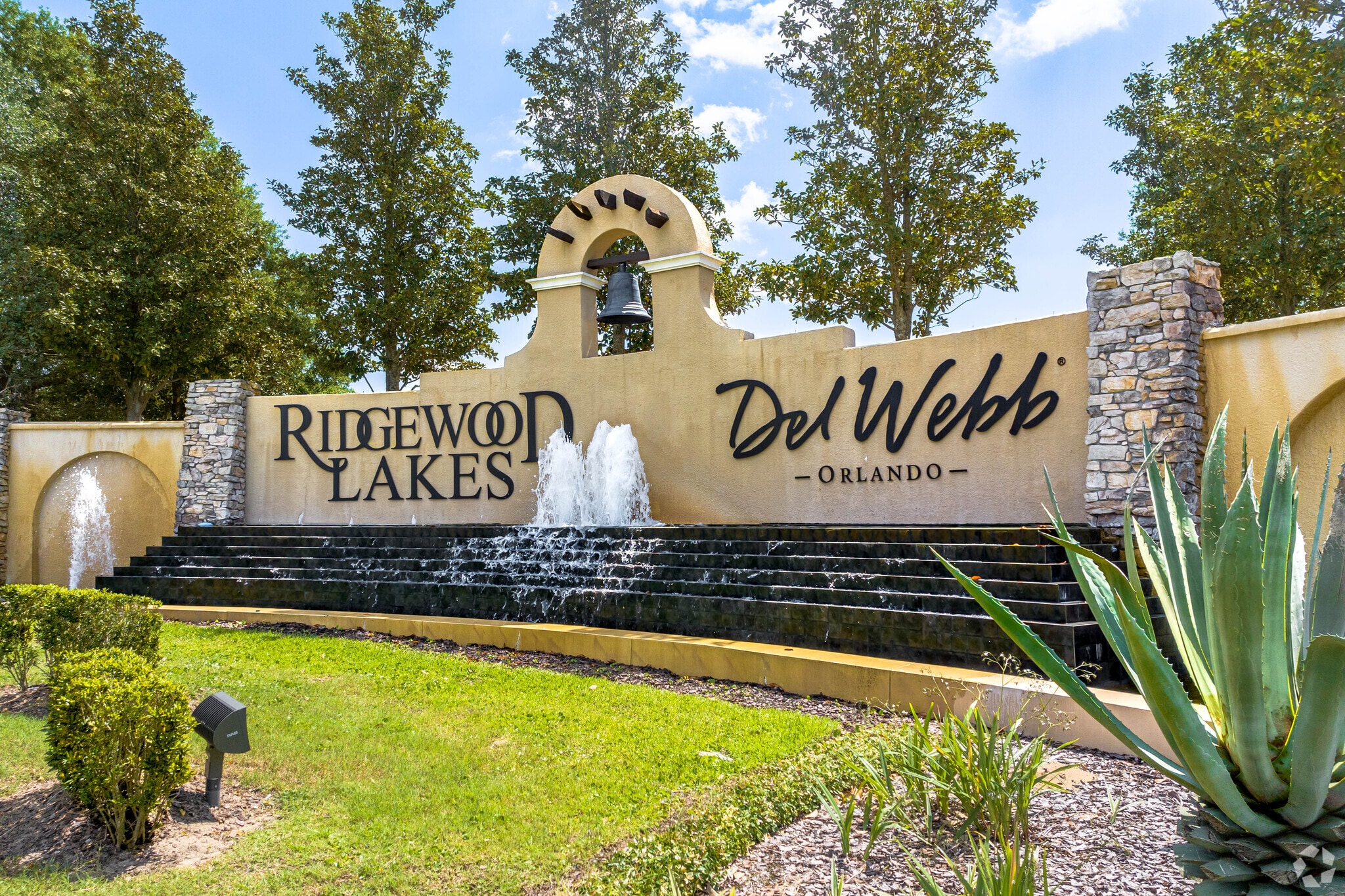 Ridgewood Lakes Community Entrance Sign