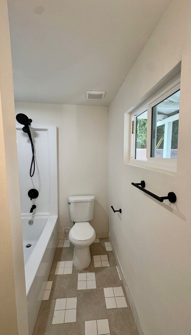 2721 W Olive Ave unit A, Fullerton, CA 92833 - photo 6