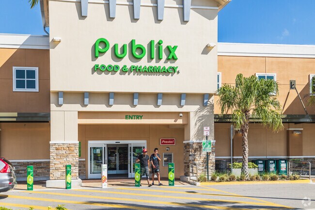 Publix at Shops At Cutler Bay is a great grocer option for weekly essentials.