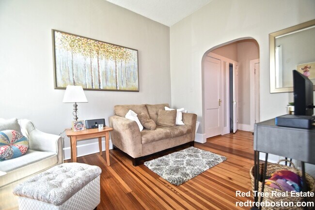 554 E 4th St unit 3, Boston, MA 02127 - photo 3