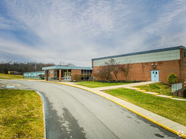 Hopewell Elementary is a public school for grades K-4 and is rated B- by Niche.