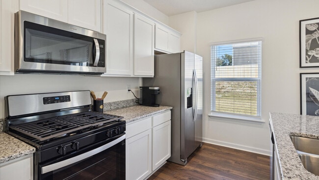 5121 Runnerstone Rd, Morristown, TN 37813 - photo 3