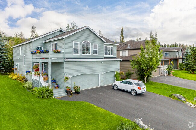 Homes in Rabbit Creek take full advantage of the great outdoors that surrounds them.