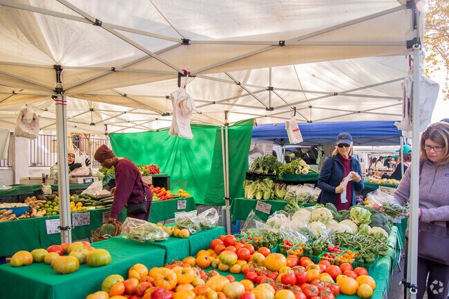 Get your fresh produce at the Modesto Farmers Market near West Modesto.