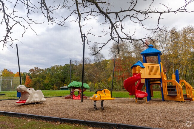 Buhl Park features a playground in the neighborhood of 
Hermitage.