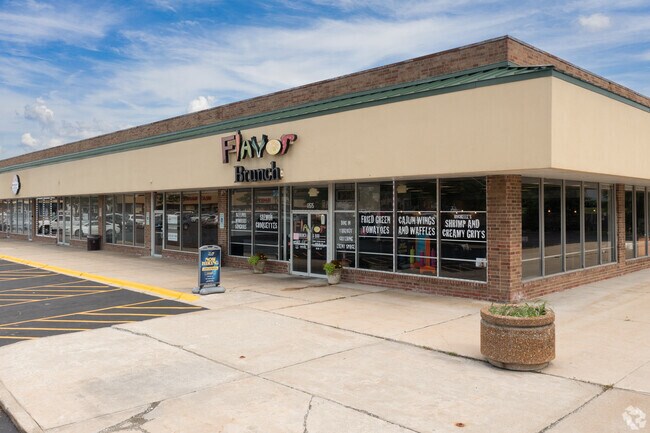 Don't have to go far to find great food in Stonebridge Hazel Crest at Flavor Brunch & Bar.