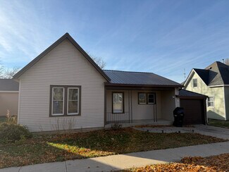 403 W 3rd St, Sanborn, IA 51248