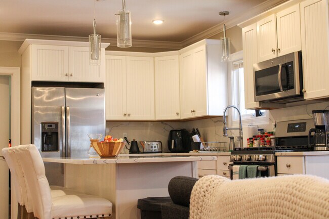 118 Holland St unit 2R, Somerville, MA 02144 - photo 6