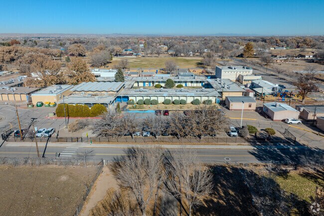 Front view of Los Padillas Elementary school.
