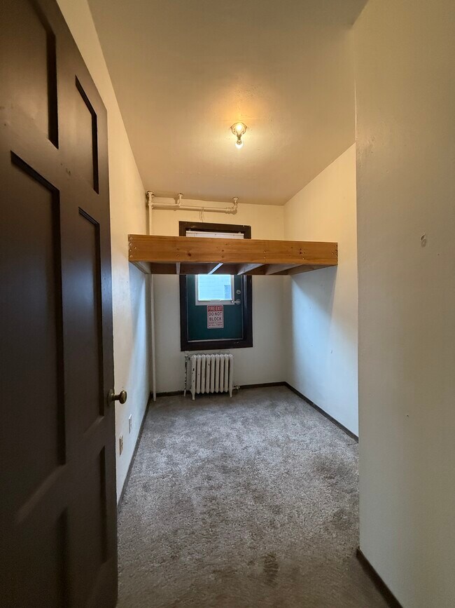 612 Howard Plaza unit G, Madison, WI 53703 - photo 3
