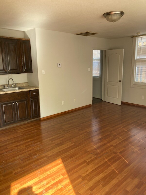 718 N Marsalis Ave Unit 5, Dallas, TX 75203