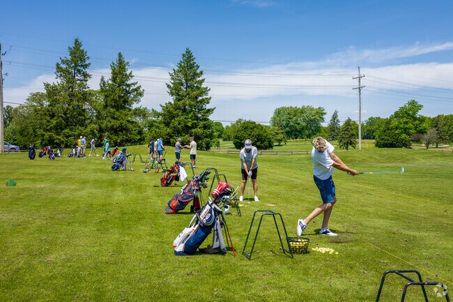 Tullamore golfers have access to several courses in the area.