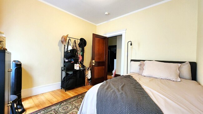6 Newton St unit 2, Cambridge, MA 02139 - photo 4