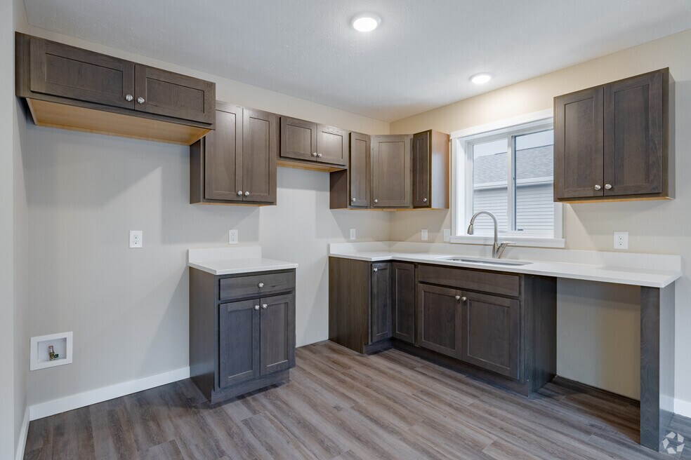 9085 Kingsfield Dr unit 38703607, Kingsley, MI 49649 - photo 2