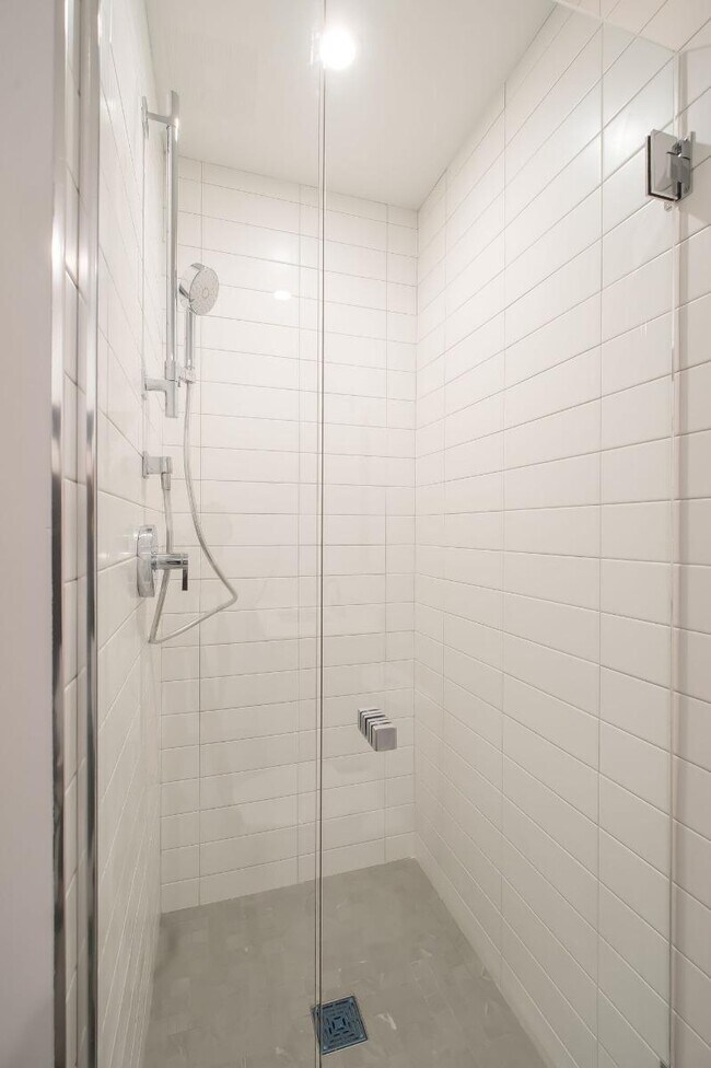 23 Temple St unit 3, Boston, MA 02114 - photo 2