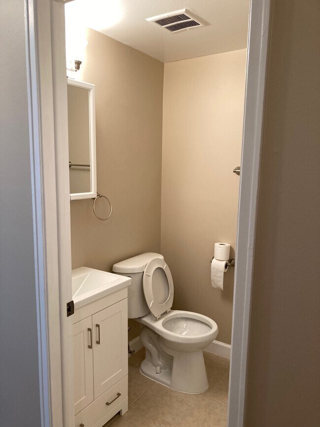 35213 Taffy Dr unit Condo on 15 MileVan, Sterling Heights, MI 48312 - photo 4