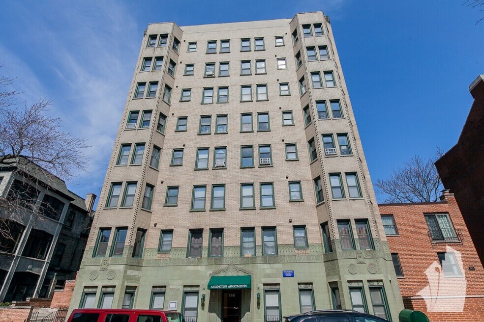 560 W Arlington Place unit 512, Chicago, IL 60614 - photo 1