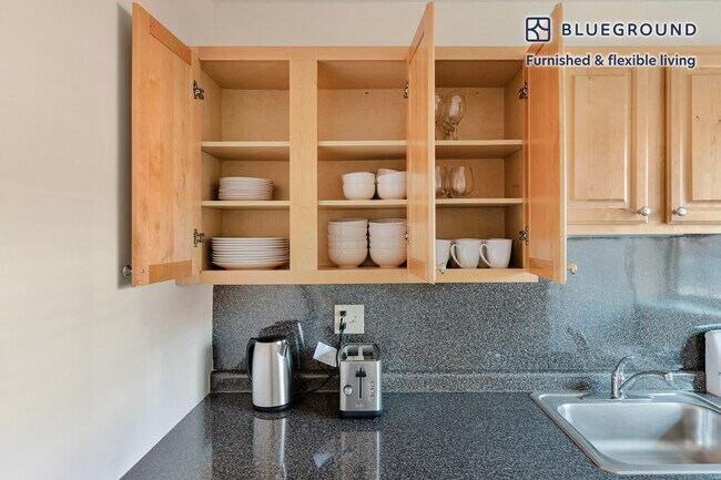266 Harvard St unit FL1-ID1273, Cambridge, MA 02139 - photo 7