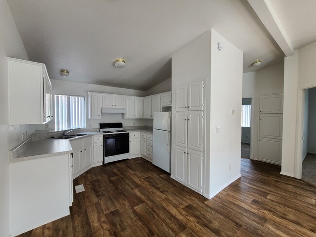 Millpond Village Apartments, Flagstaff, AZ 86001 - photo 3