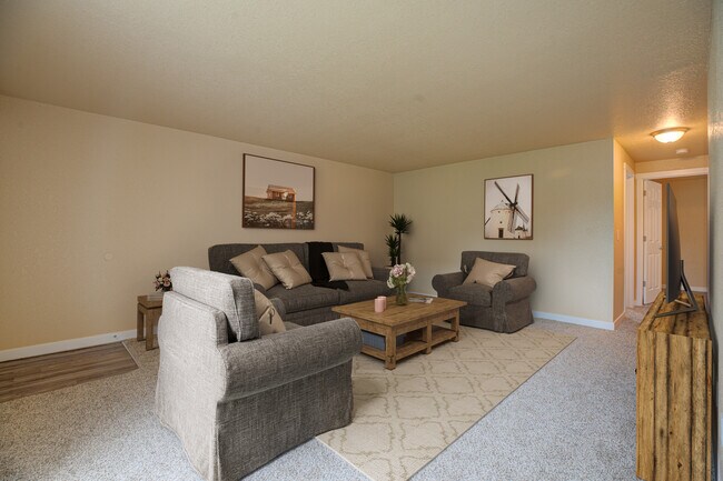 Brook Hollow Apartments, Salem, OR 97305 - photo 2