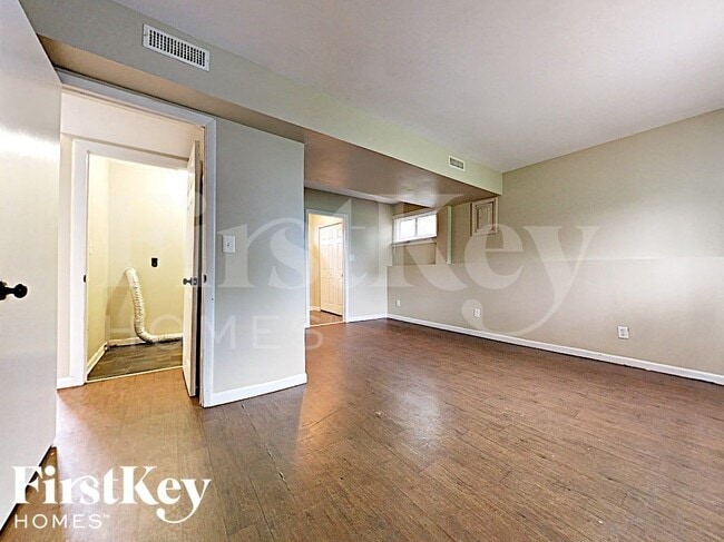 1154 Rathbone Ave, Aurora, IL 60506 - photo 5