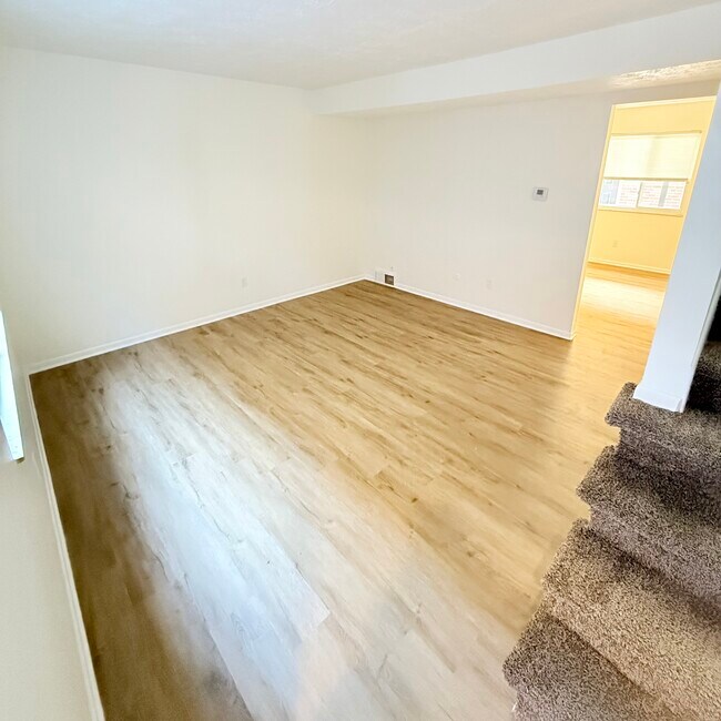 235 Hamilton Ave, Columbus, OH 43203 - photo 5