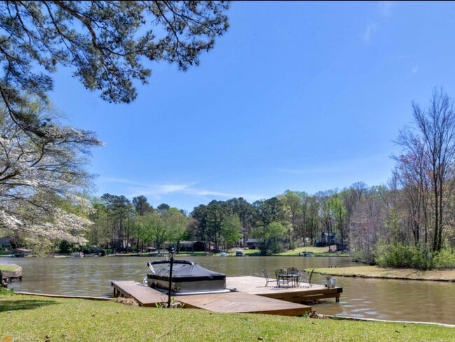 2270 Emerald Dr, Jonesboro, GA 30236 - photo 4