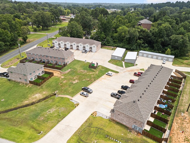 5896 Old Hwy 135 N unit 406, Kilgore, TX 75662 - photo 2