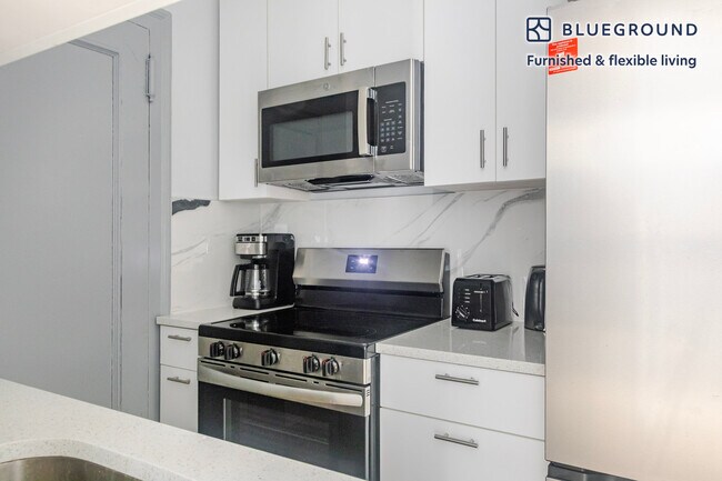 161 W 54th St unit FL8-ID1997, New York, NY 10019 - photo 6