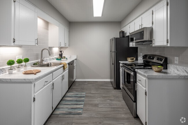 1BR, 1BA - 610SF - The Wembley - Kitchen