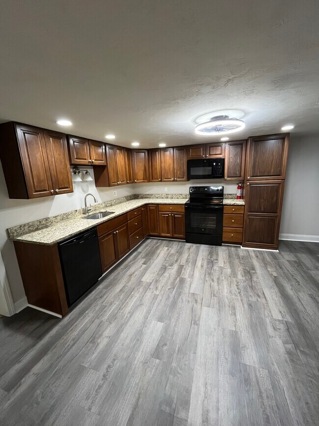 24 Ash St unit 2, Spencer, MA 01562 - photo 2