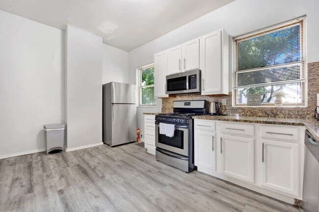 1205 W Oakdale Ave unit ID1319107P, Chicago, IL 60657 - photo 4