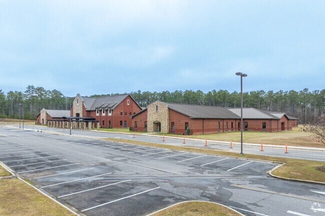 Forest Oaks Elementary School is in the Shelby County School System.