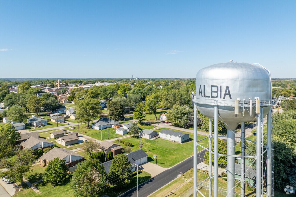 Albia’s water tower marks the skyline near downtown.