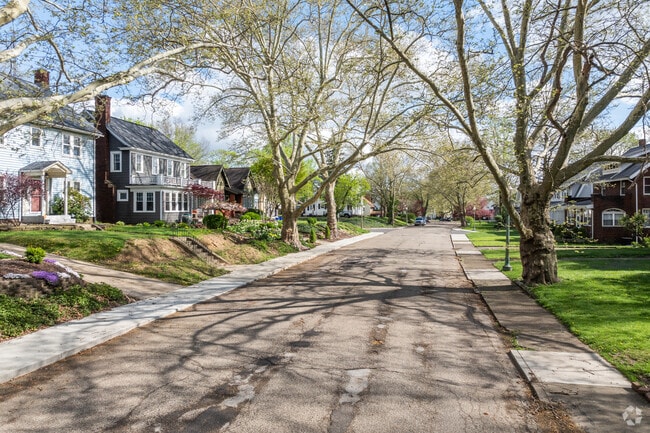 Owners take great pride in maintaining their homes in Summit.