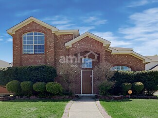 7702 Harbor Dr, Rowlett, TX 75088