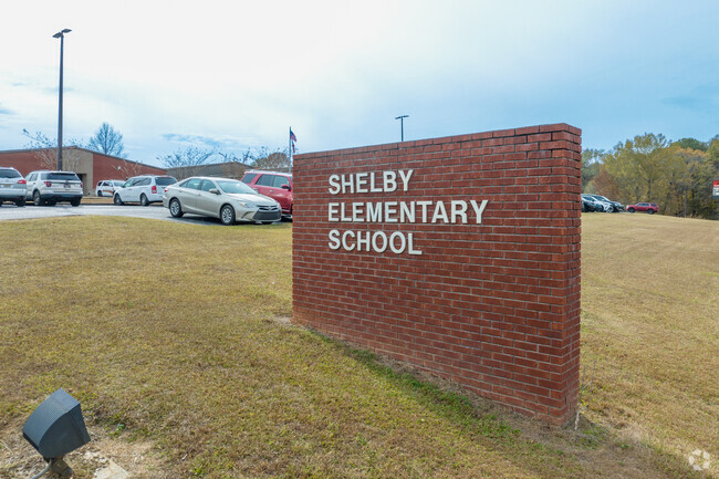 The head of Shelby Elementary School
is Mrs Stacy Aderholt.
