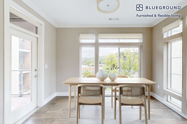 240 E Shore Rd unit FL3-ID3490A, Great Neck, NY 11023 - photo 5