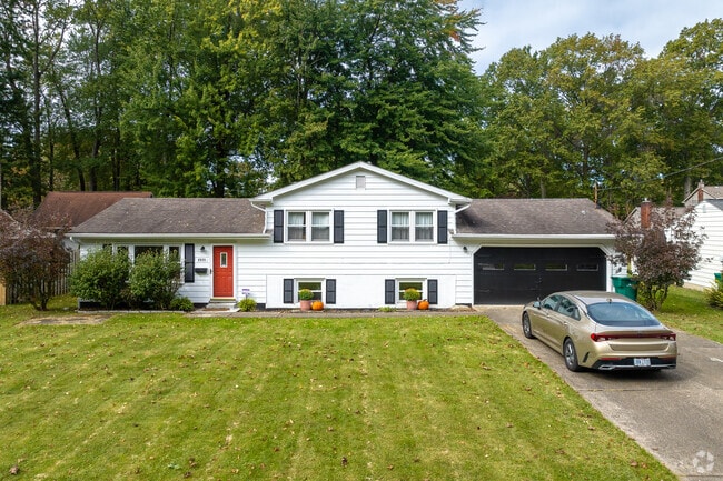 Split level homes can be found on many streets in Austintown.
