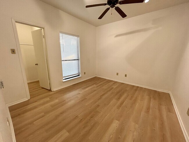 1007 Dandelion Dr, Mesquite, TX 75149 - photo 5