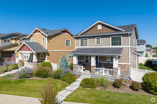 Craftsman details on homes are common in Shoenberg Farms.