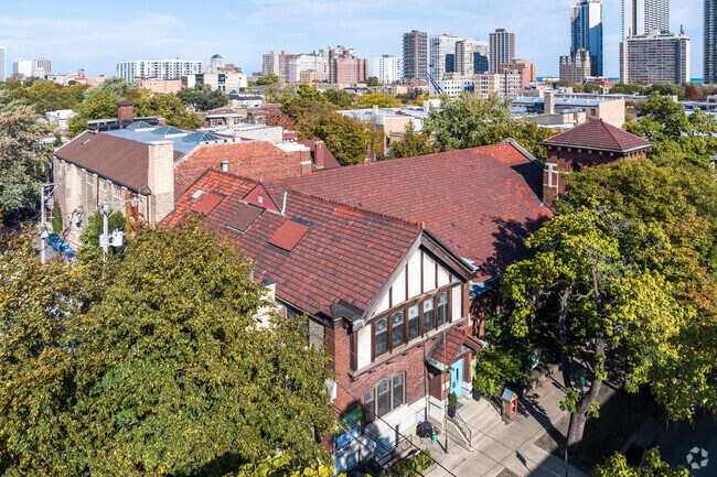 Chicago Friends School is located in the Edgewater neighborhood of Chicago.