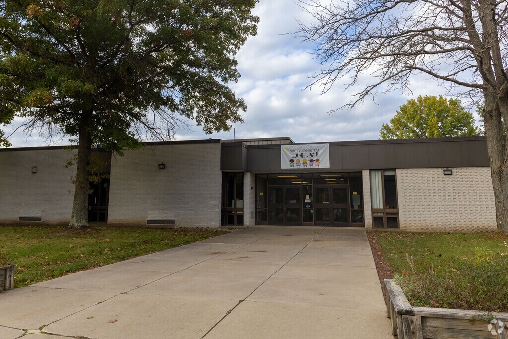Jamestown Area Elementary School provides education in 
Outlying Mercer County.