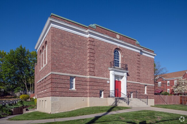 With a diverse lineup of classes, concerts, events, and performances, the Blackstone River Theatre has brought cultural excellence to Valley Falls for the past 12 years.